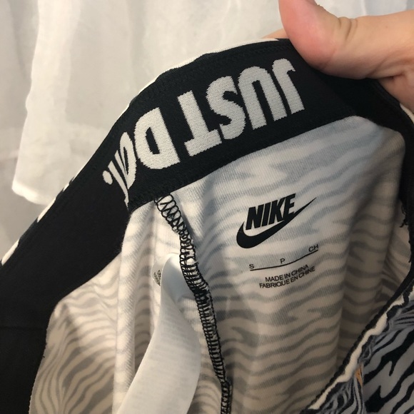 Nike leggings black white size s - Picture 4 of 4